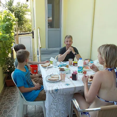 Avsa Suna בית הארחה Türkeli
